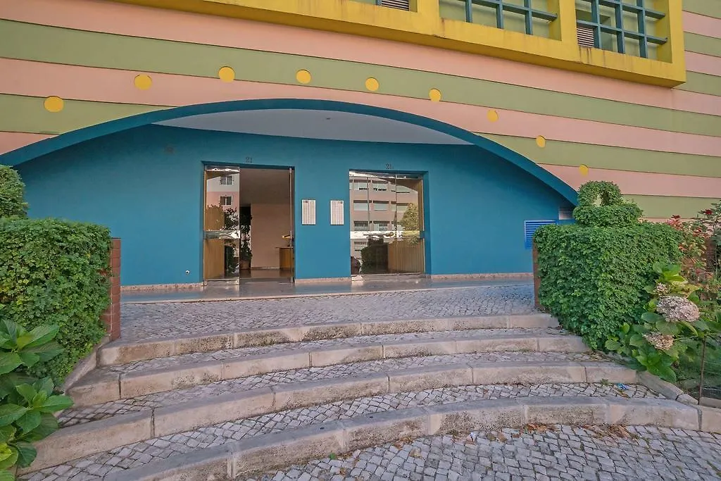 1-Minute Walk To The Metro And 2 To The Supermarket-1